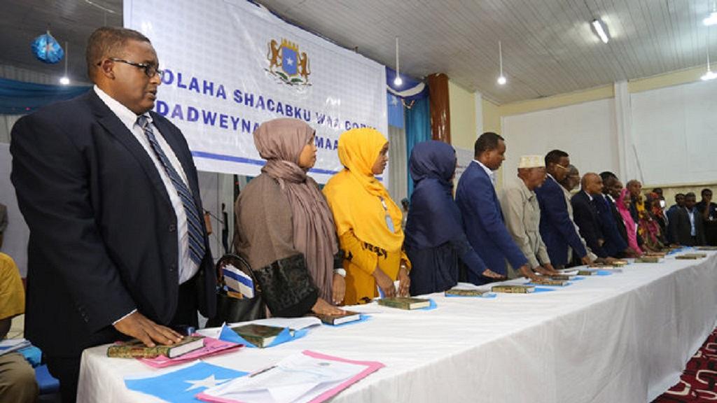 International community warns Somalia's new Parliament against corruption