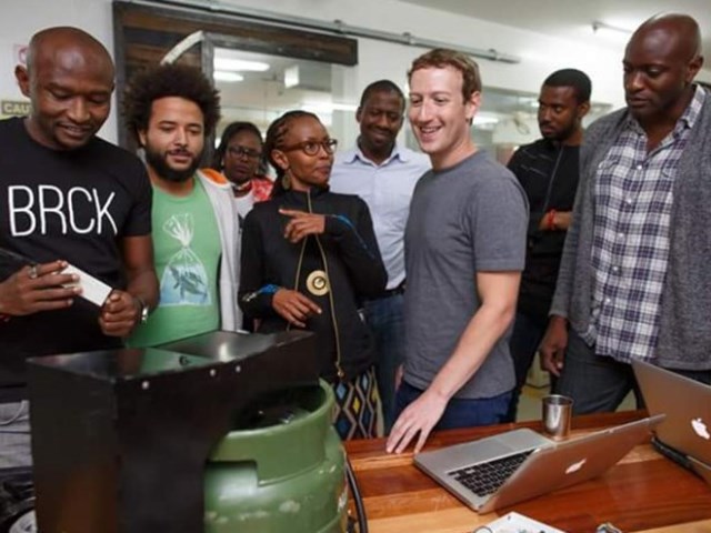 [DAAWO:]Milkiilaha Facebook Mark Zuckerberg oo qasaare kala kulmay booqashadiisa dalka Kenya.